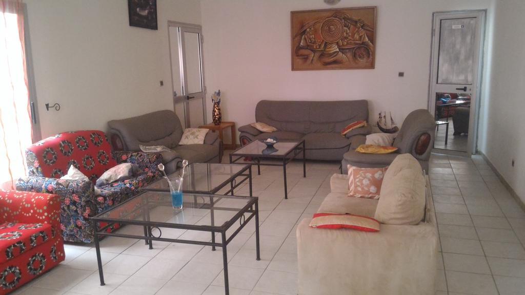 Residence Diane Уагадугу Екстериор снимка