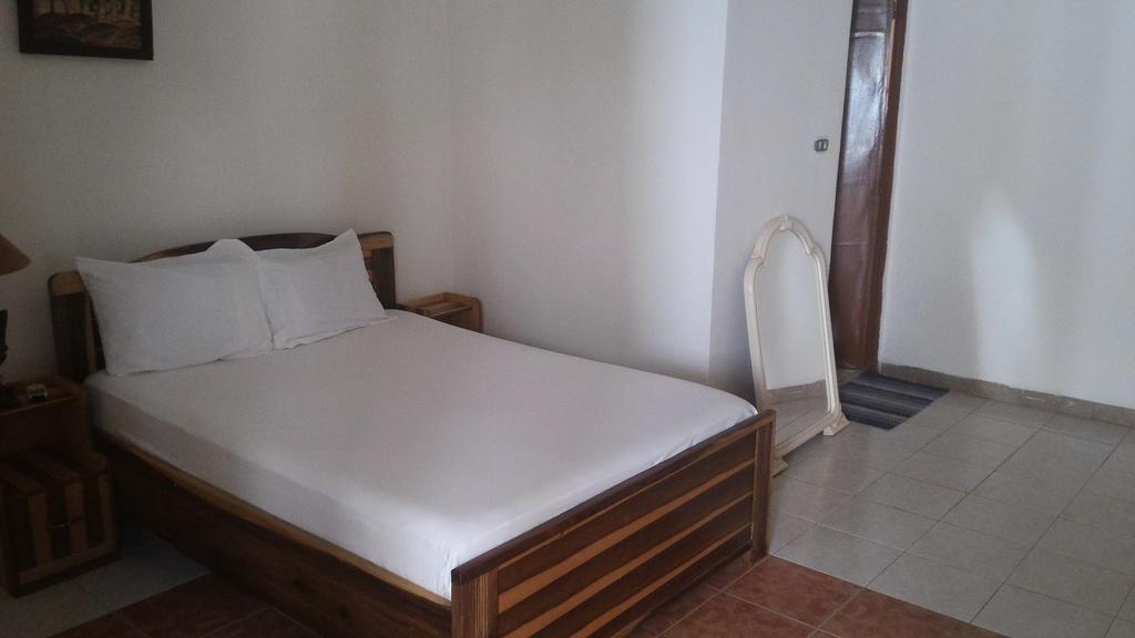 Residence Diane Уагадугу Екстериор снимка